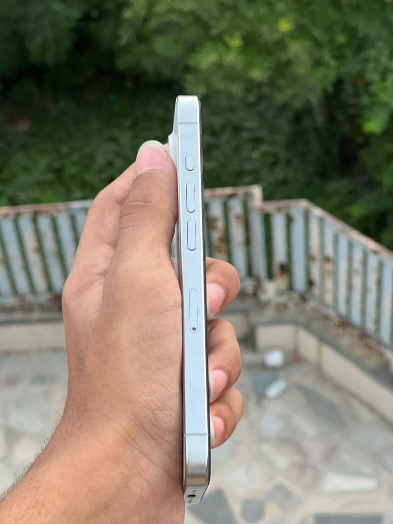 Apple iPhone 15 Pro 1