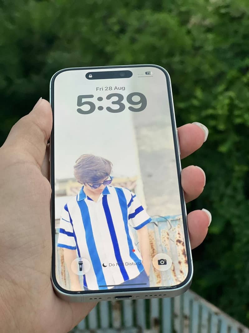 Apple iPhone 15 Pro 4