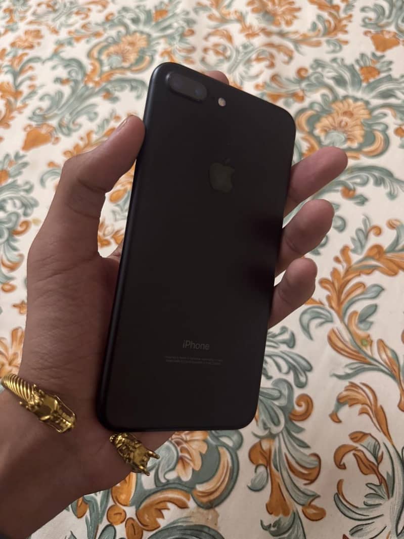 Apple iPhone 7 Plus 0