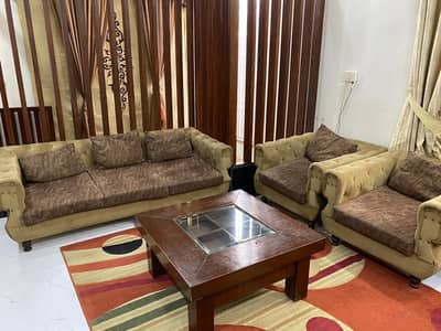 Beautiful sofa set for sale
