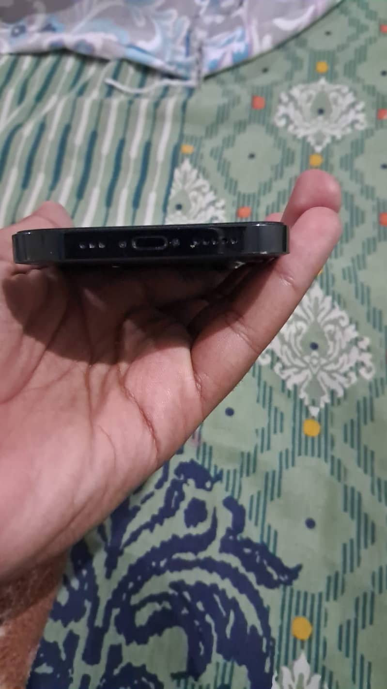 Apple iPhone 12 Pro 2