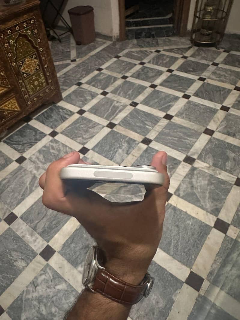 Apple iPhone 17 Pro Max 5
