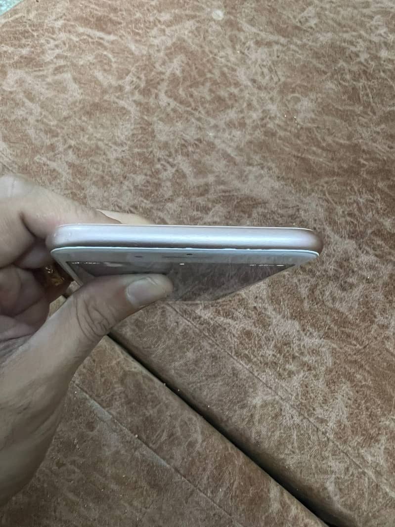 Apple iPhone 8 Plus 6