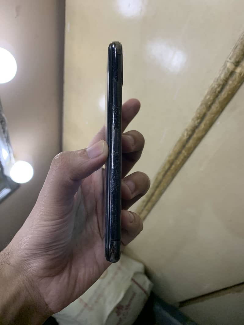 Apple iPhone X 3
