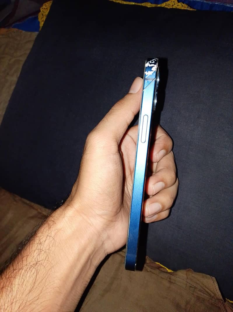 Apple iPhone 12 2