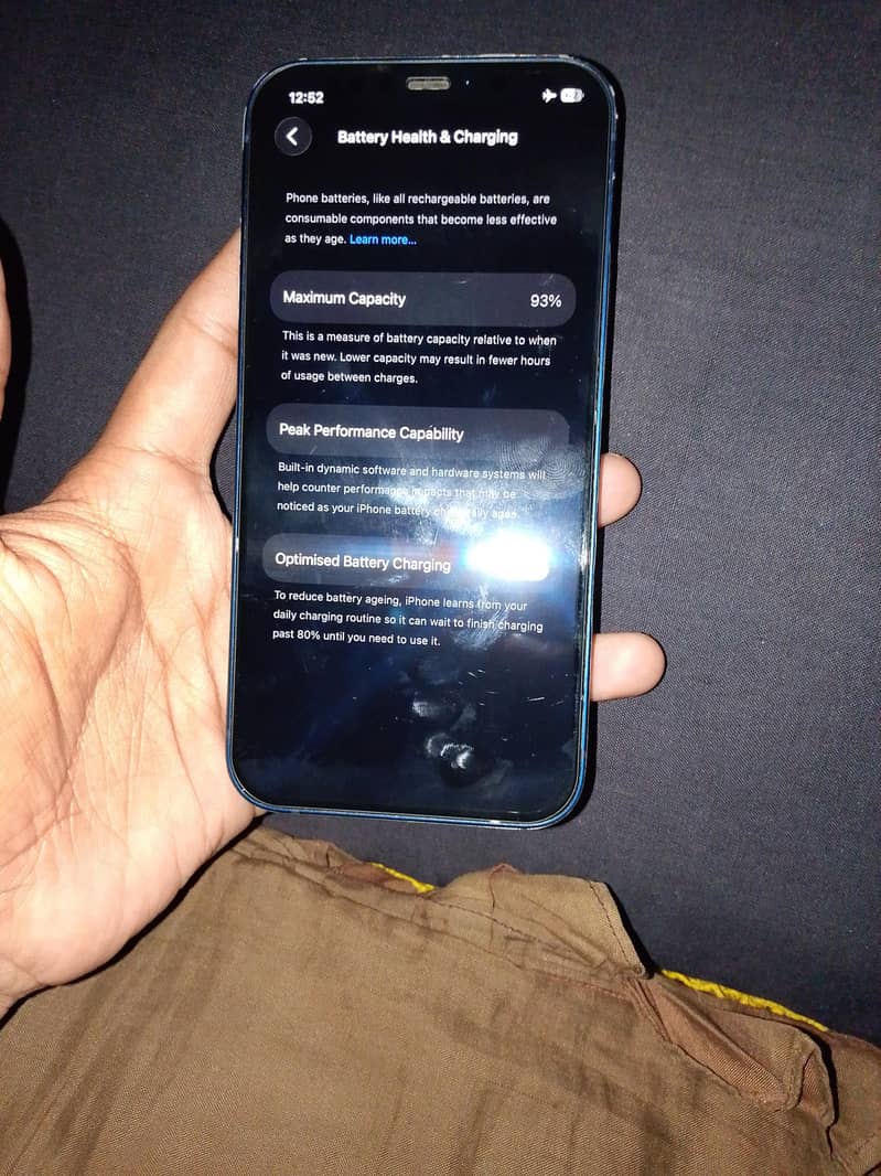Apple iPhone 12 4