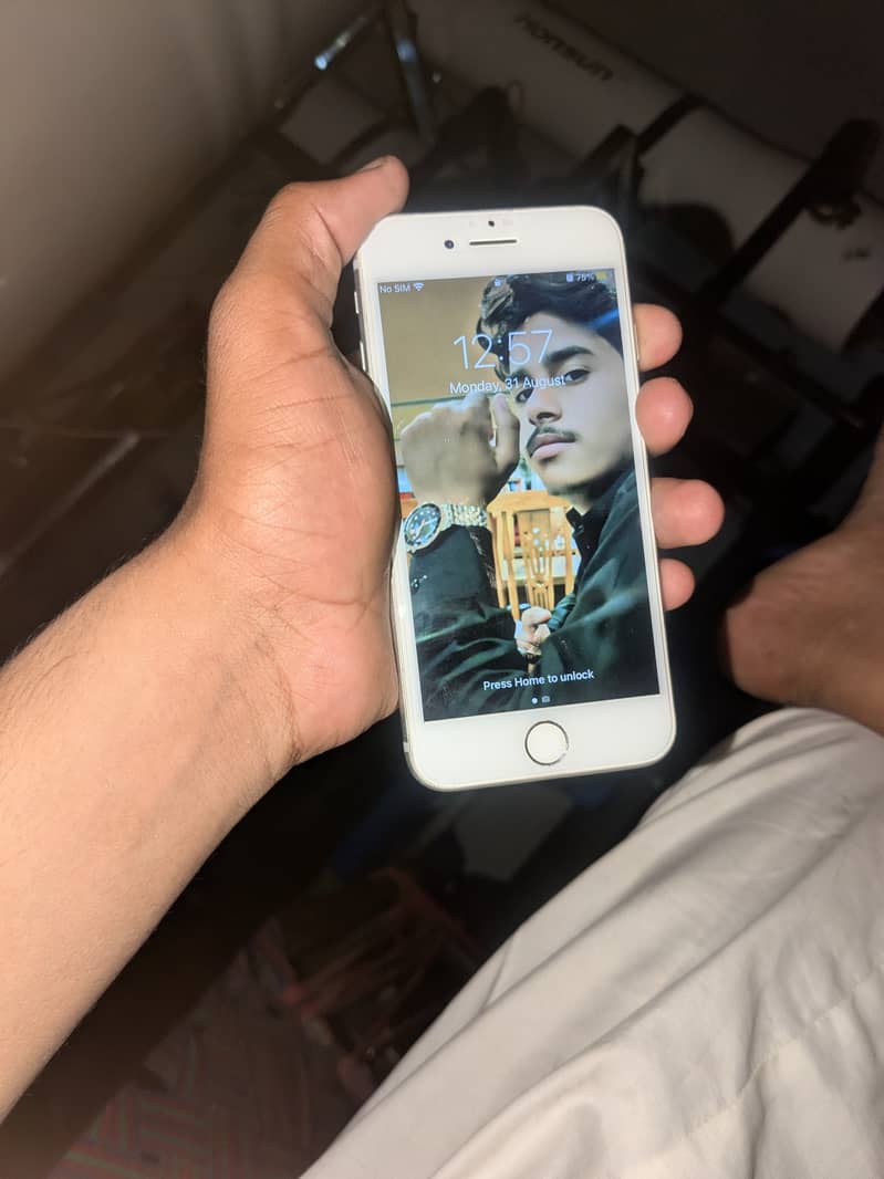 Apple iPhone 7 2