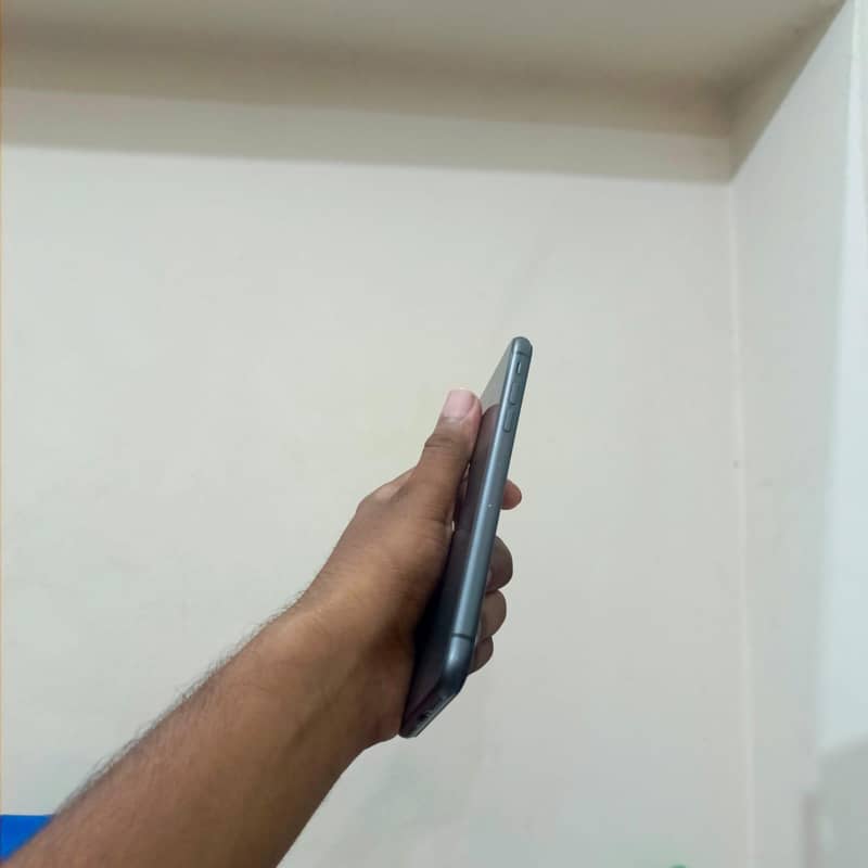 Apple iPhone 11 1