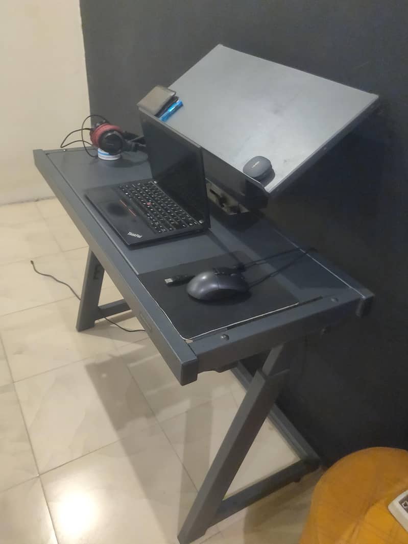 DJ Deck Stand Height Adjustable 1