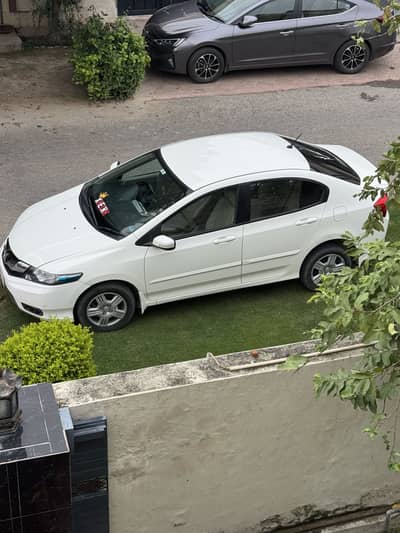 honda city 2018 1.3 automatic available 03044942631 for rent per day