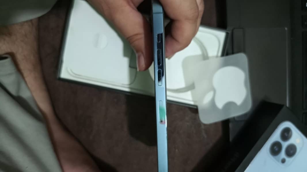 Apple iPhone 13 Pro 3