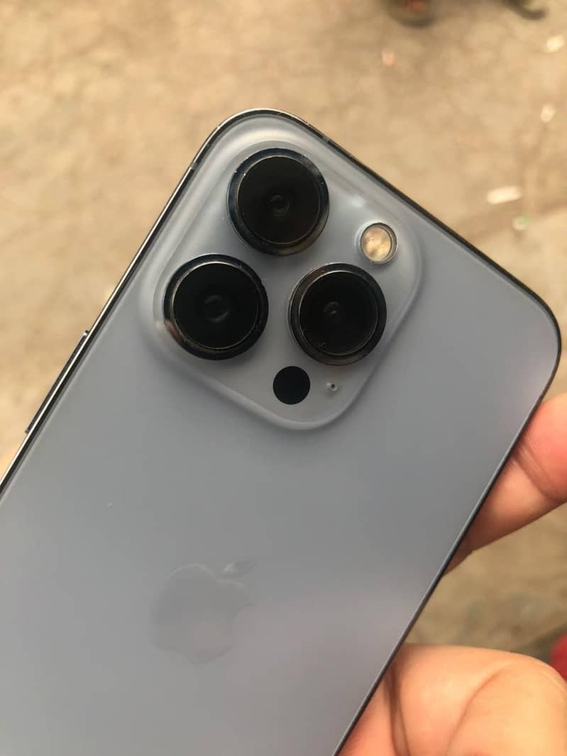 Apple iPhone 13 Pro 8