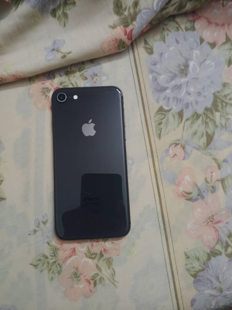 Apple iPhone 8 0
