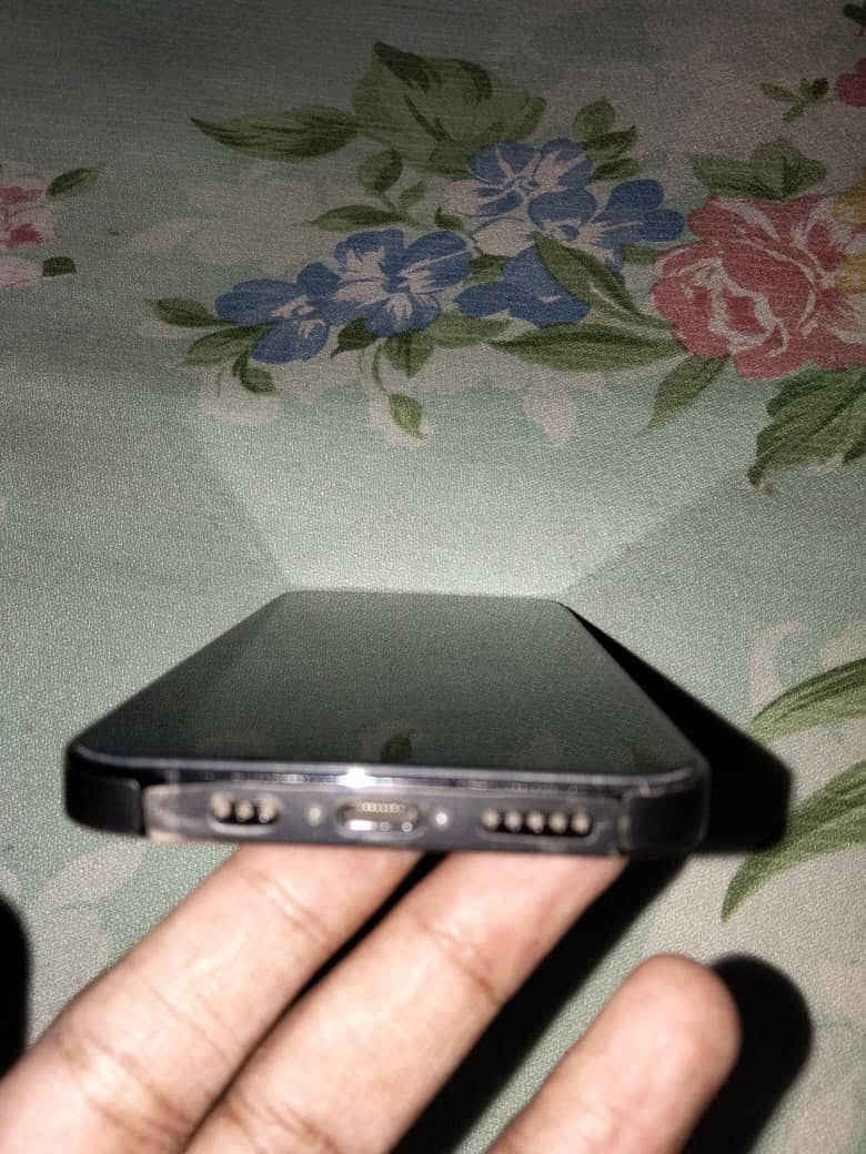 Apple iPhone 13 Pro 2