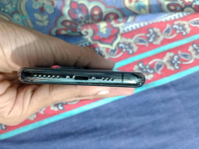 Apple iPhone 11 Pro 6