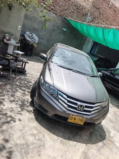 Honda City 2016 model brand new tyre outclass condition
