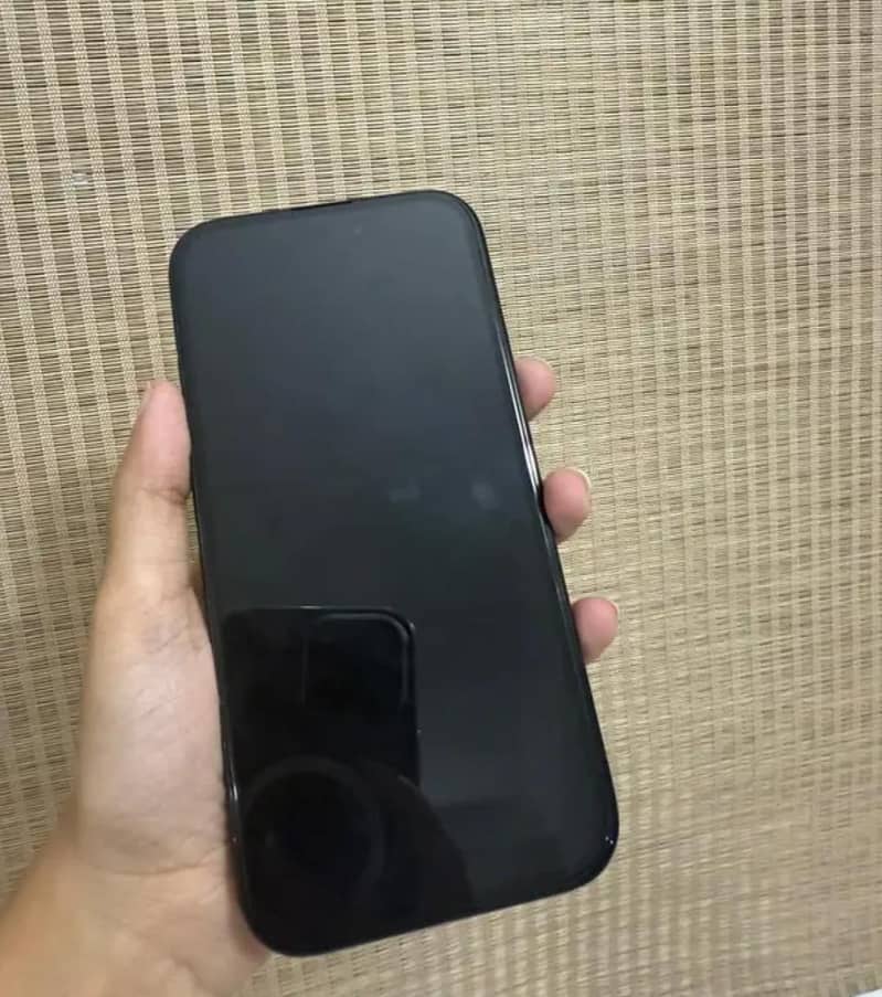 Apple iPhone 16 1