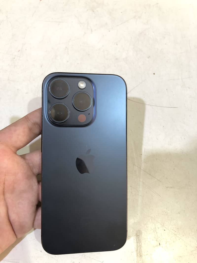 Apple iPhone 15 Pro 2