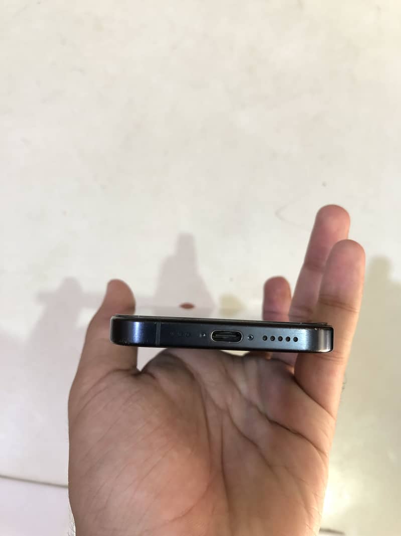 Apple iPhone 15 Pro 4