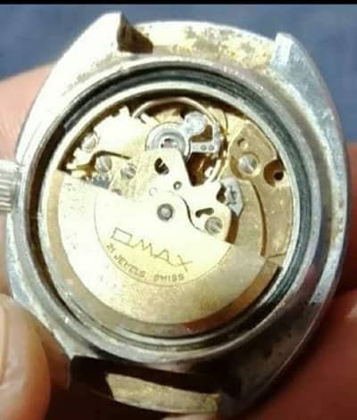 QMAX WATCH