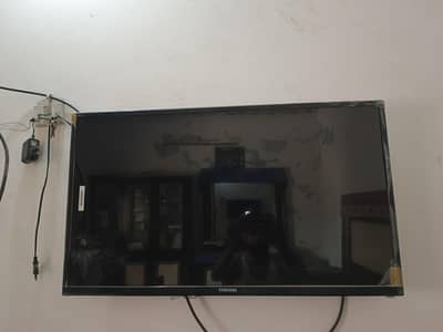 LED for sale 10/10 condition