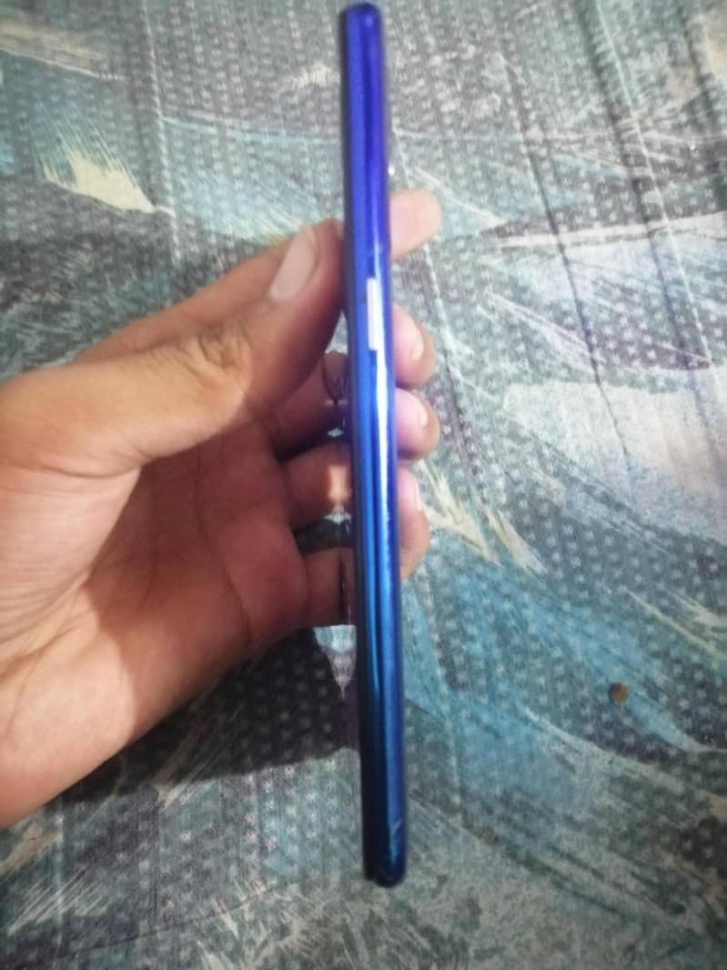 Realme 3 2