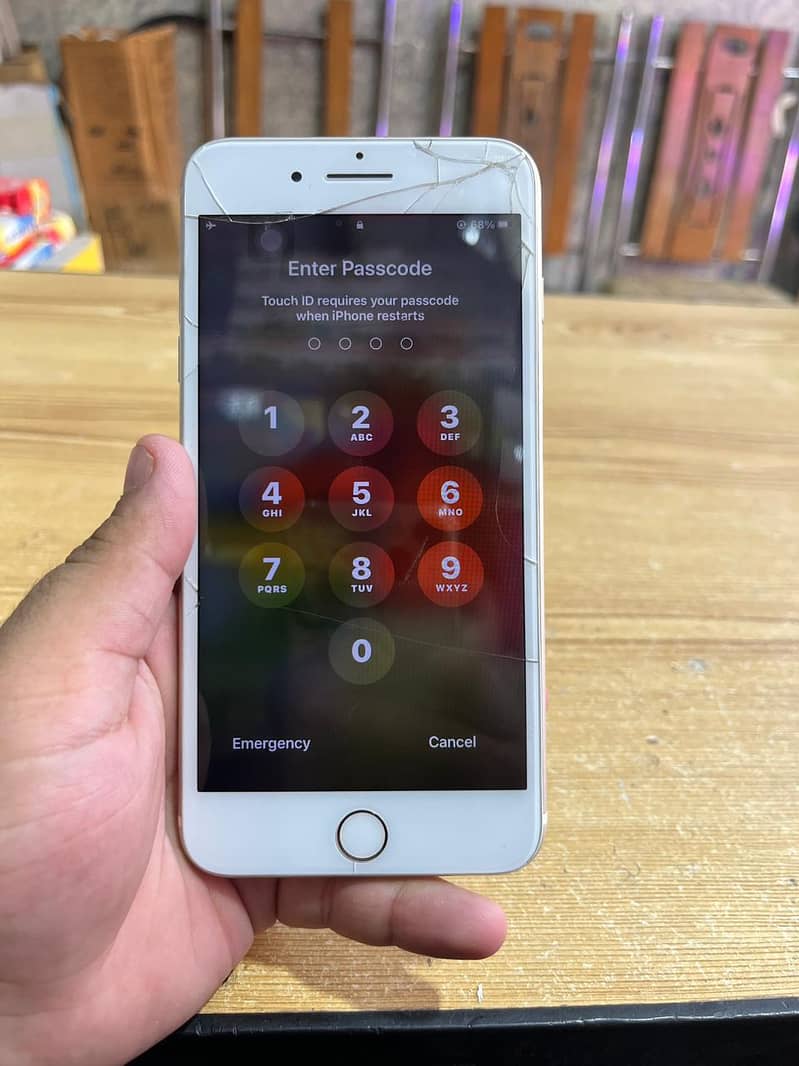 Apple iPhone 7 Plus 0