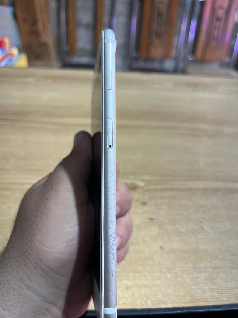 Apple iPhone 7 Plus 2
