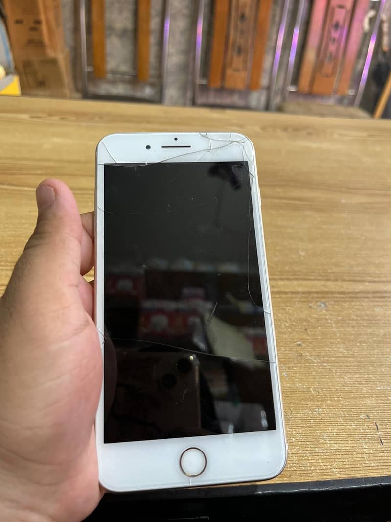 Apple iPhone 7 Plus 4