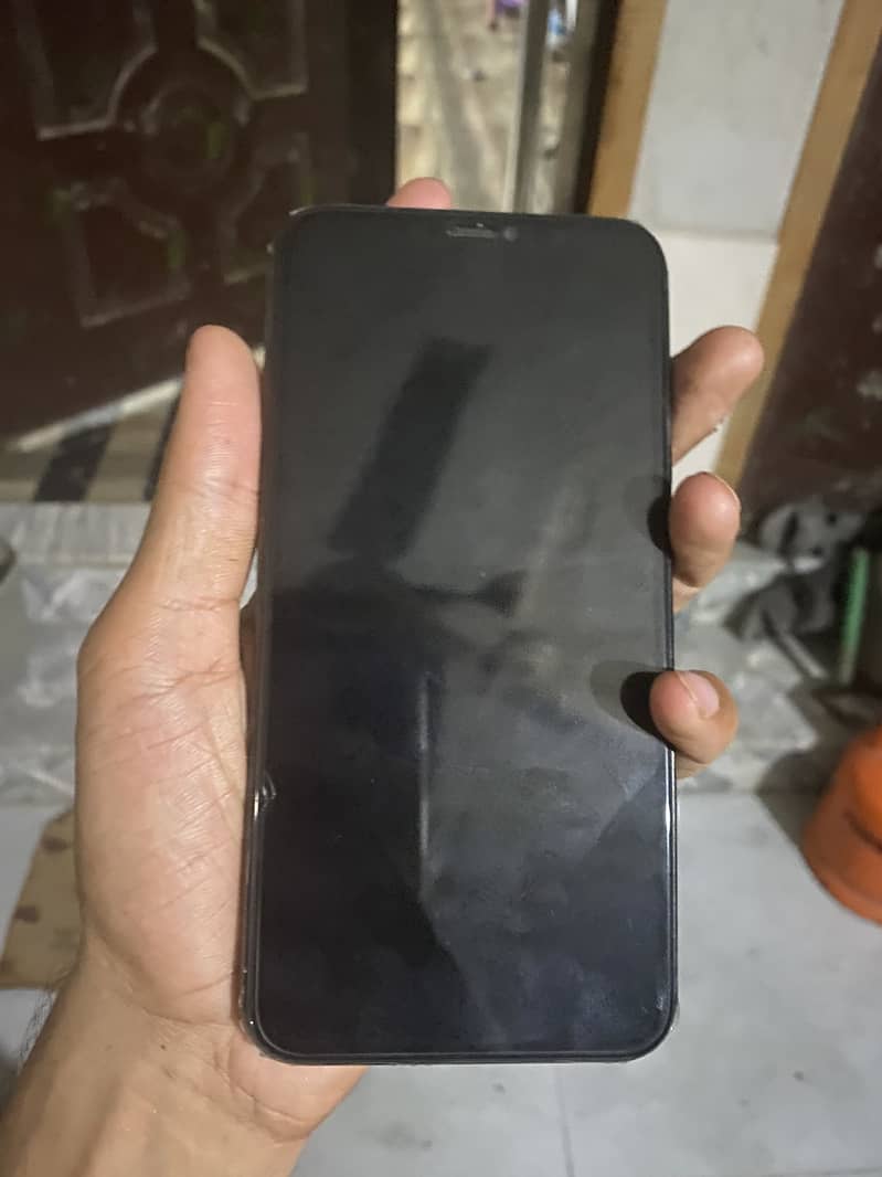 Apple iPhone 11 Pro Max 2