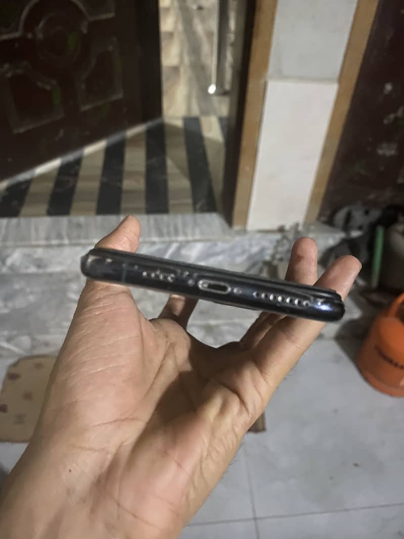 Apple iPhone 11 Pro Max 3