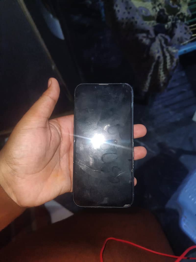 Apple iPhone 13 2