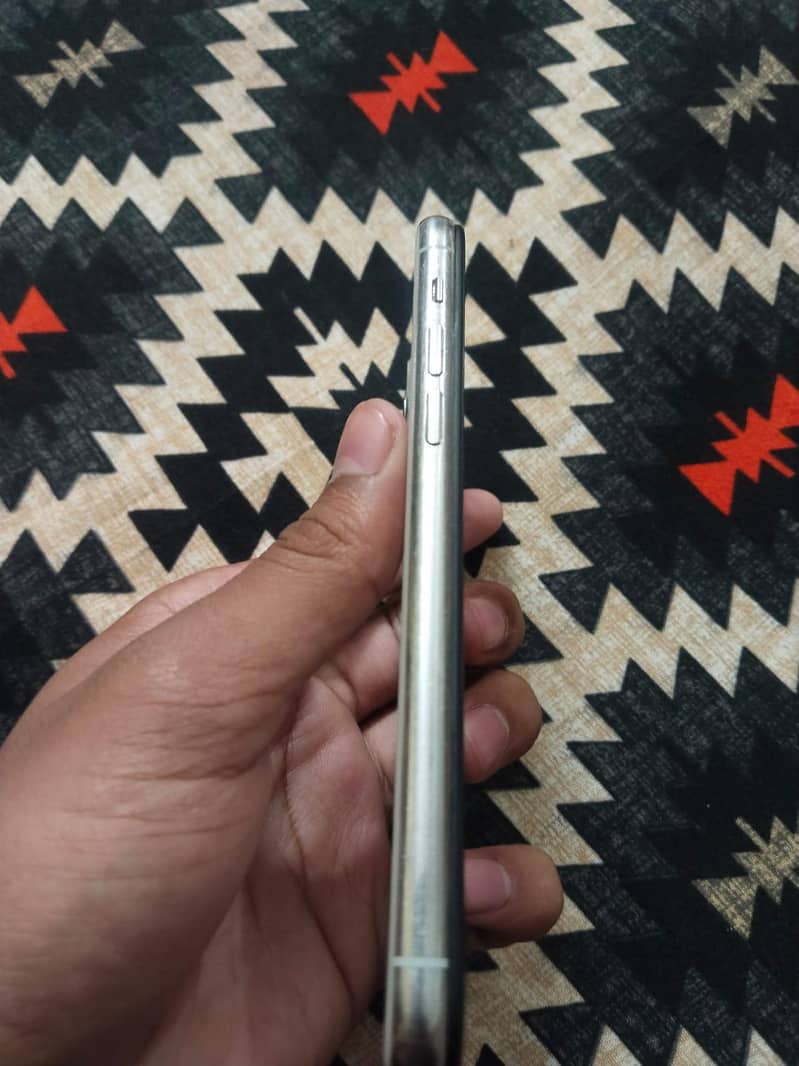 Apple iPhone 11 Pro 3