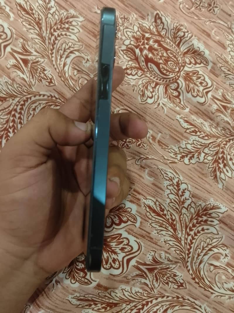 Apple iPhone 12 Pro 2