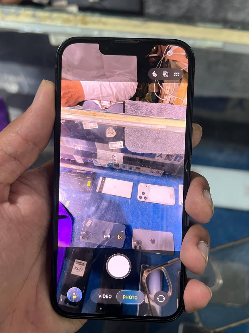 Apple iPhone 13 6