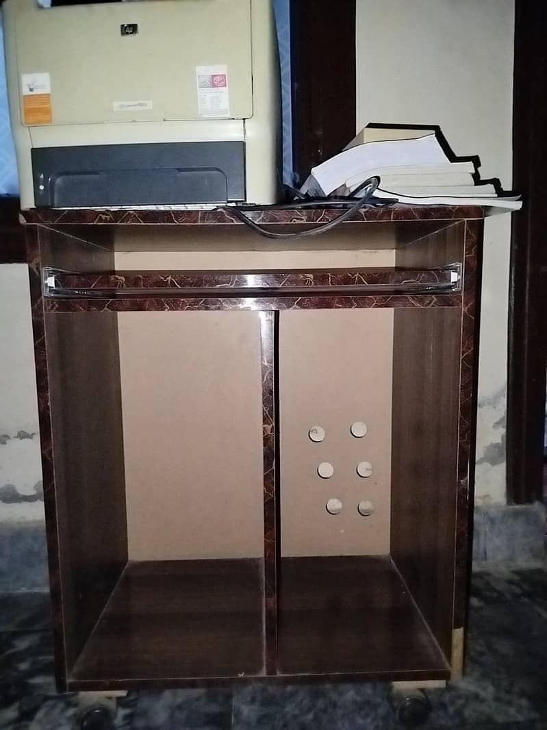 study table 0