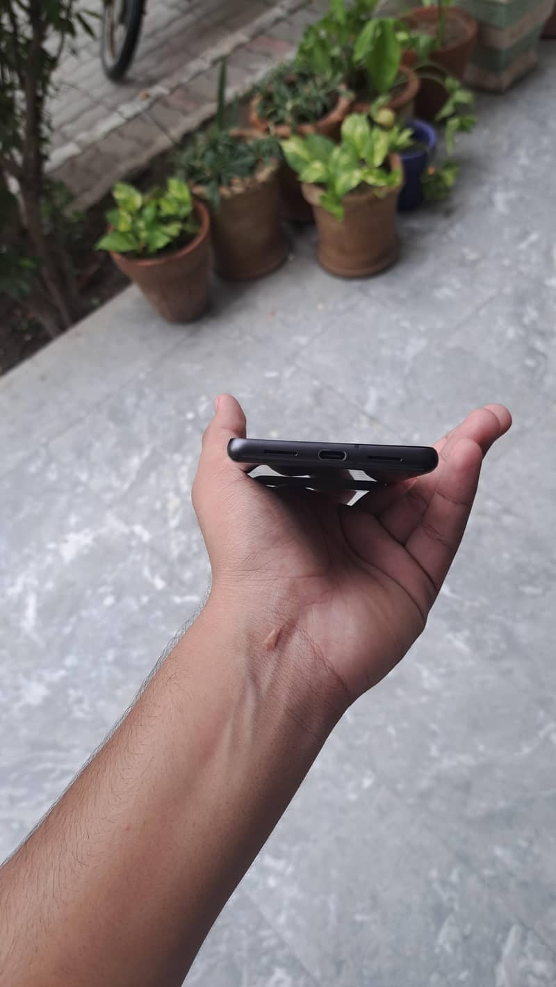Google Pixel 7 4