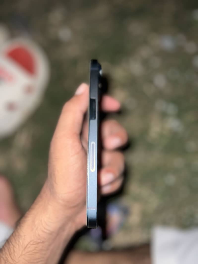 Apple iPhone 14 3