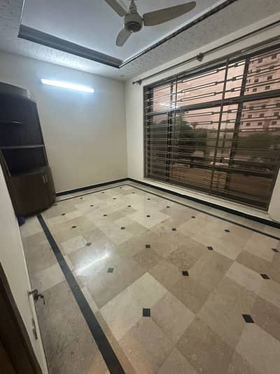 Upper Portion for Rent in G-13 (14 Marla)
