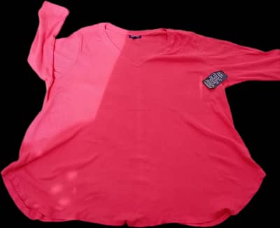 300 new ladies T shirts exporte quality
