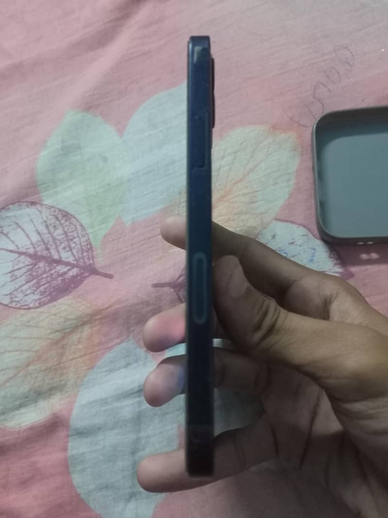 Apple iPhone 12 3