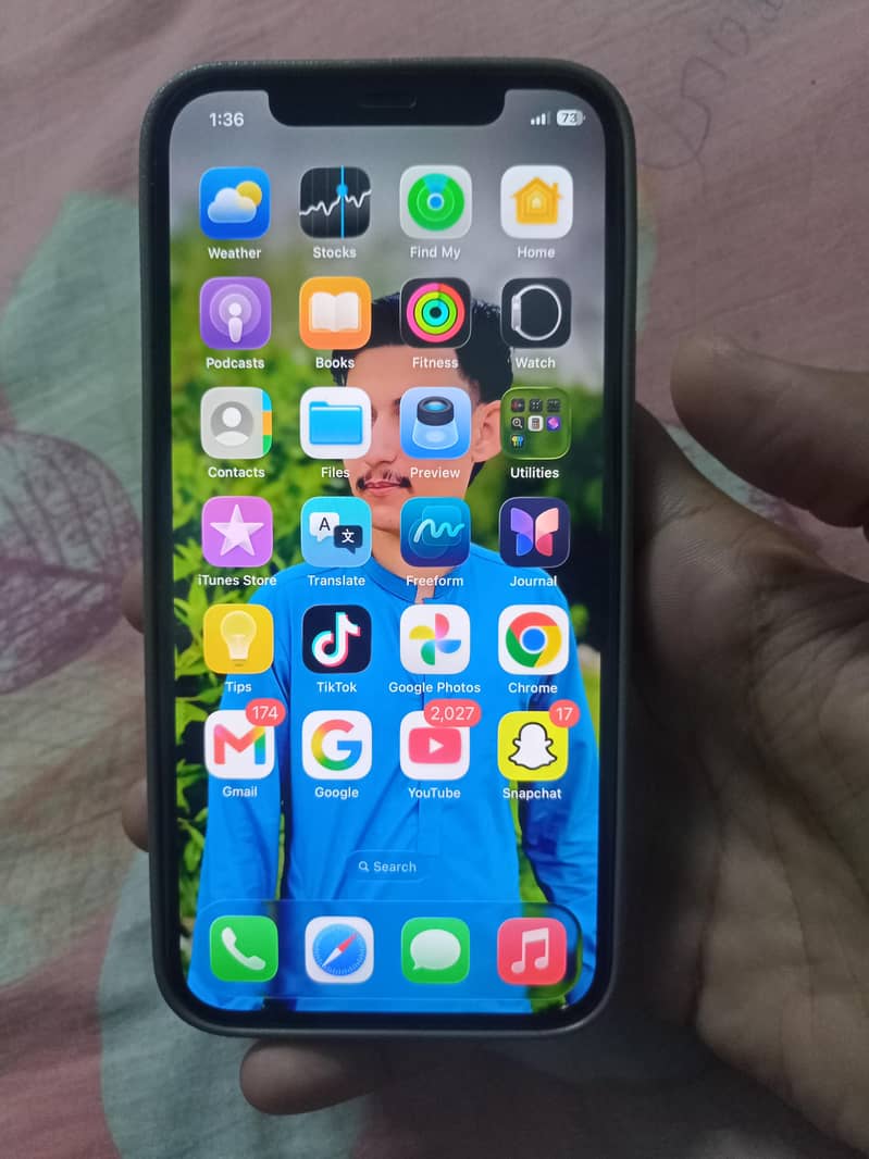 Apple iPhone 12 6