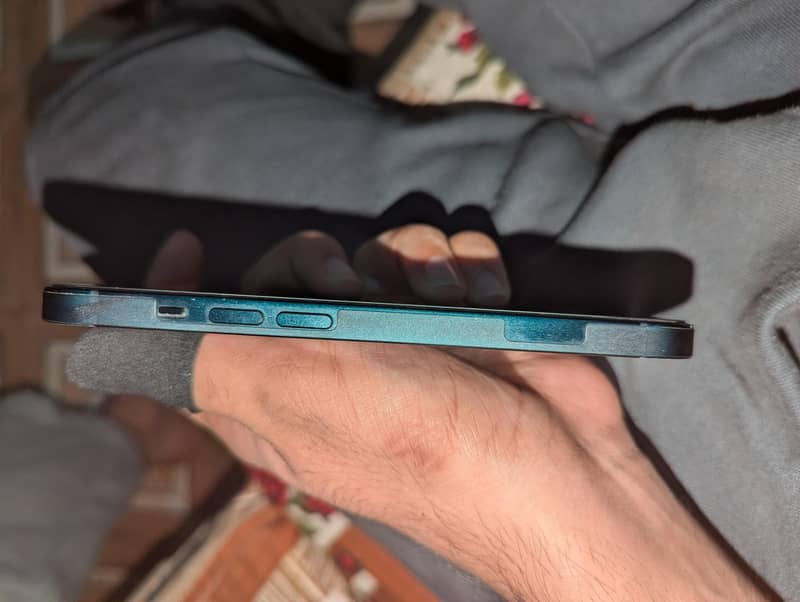 Apple iPhone 14 4