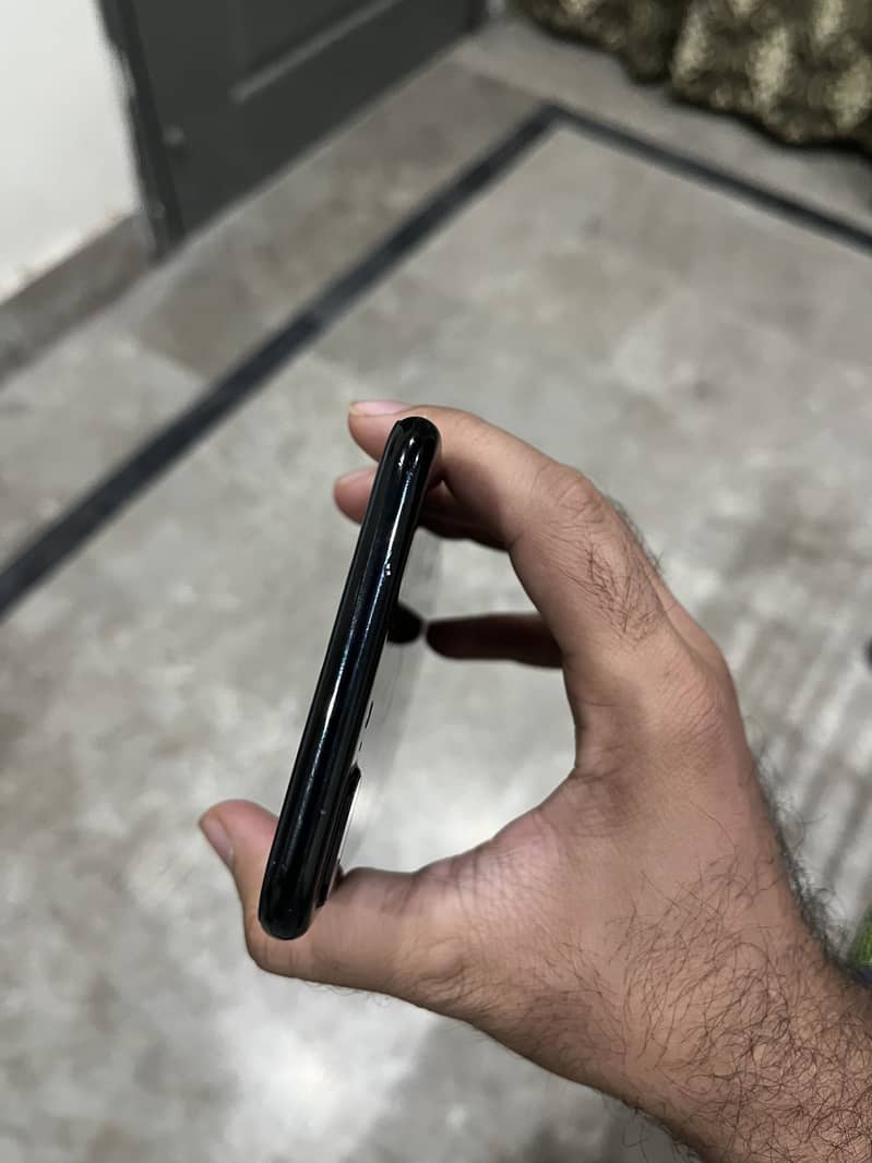 Apple iPhone 7 Plus 5