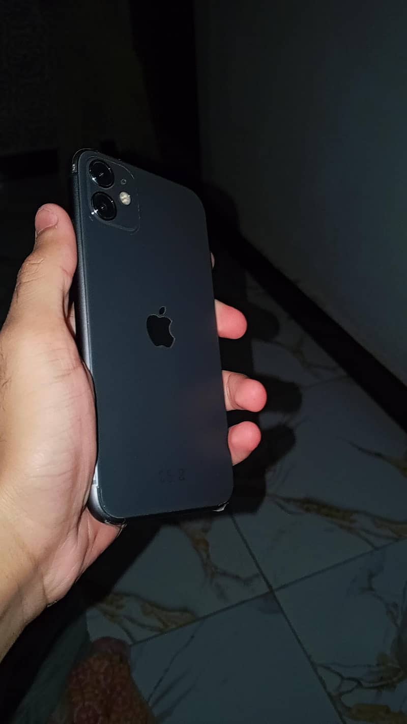 Apple iPhone 11 7
