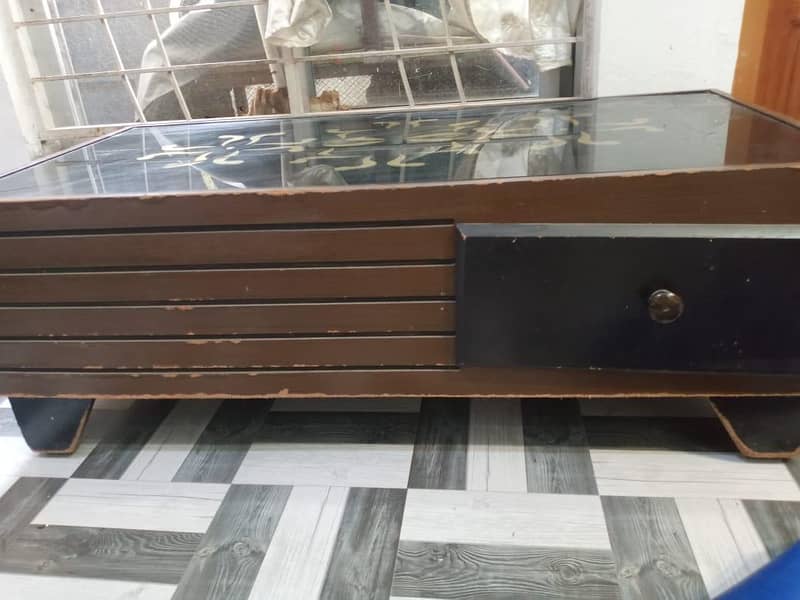 coffee table, good condition 1