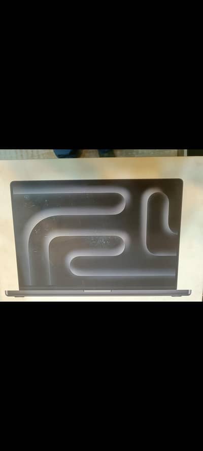 Apple MacBook pro M5 16/24 gb 1 TB SSD new box  apple warranty