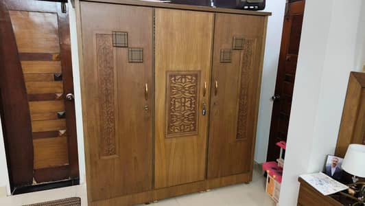 3 pics bedroom set