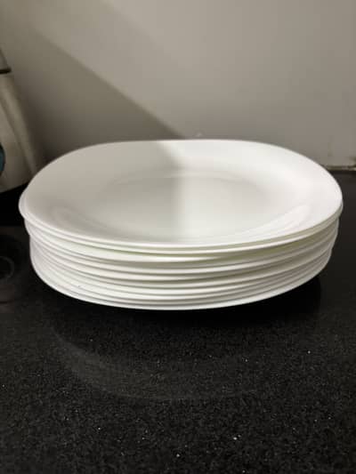Set of 11 White Glass Dinner Plates – Like New