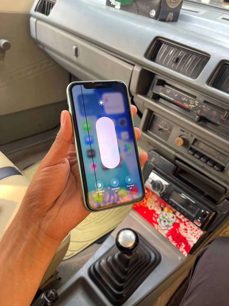 Apple iPhone 11 3